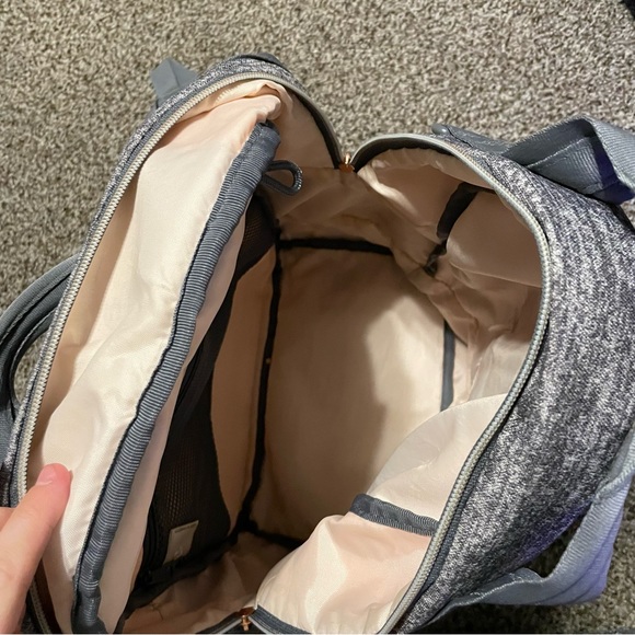 Adidas backpack gray and light pink in great condition! - Picture 3 of 8